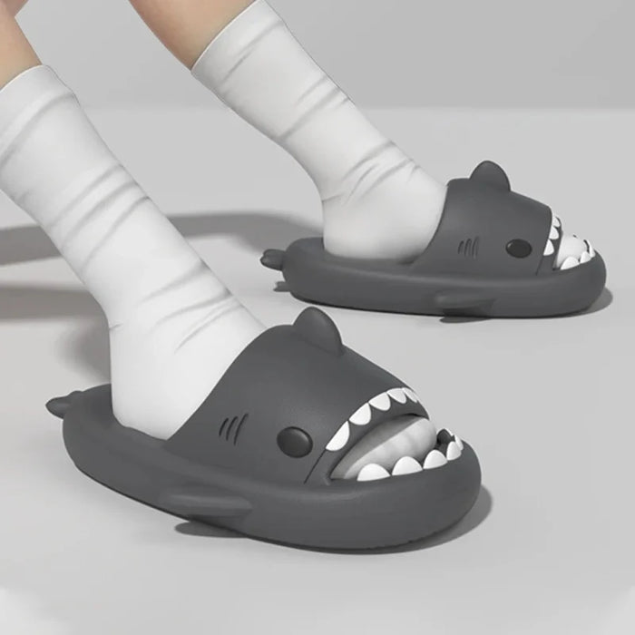 SharkSteps™ - Chanclas de Tiburón virales Súper Cómodas, seguras y con estilo